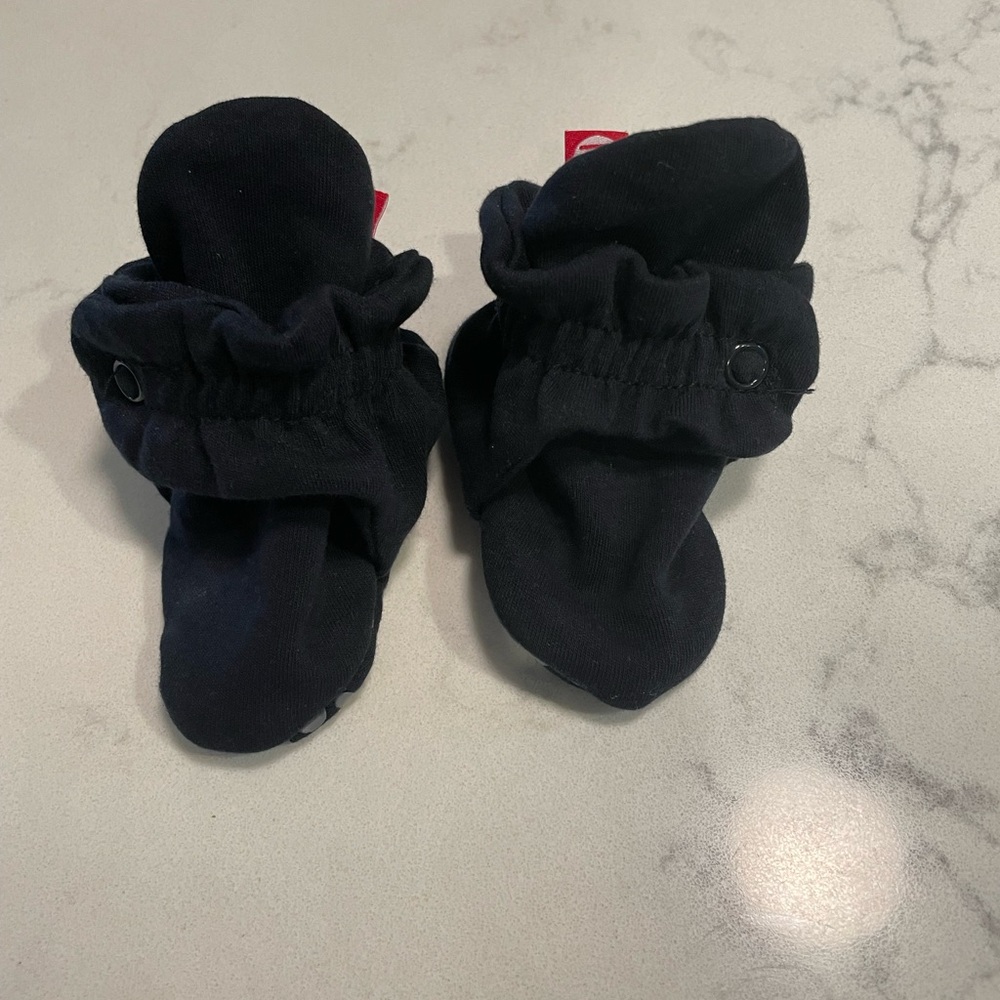 Zutano booties black 6m